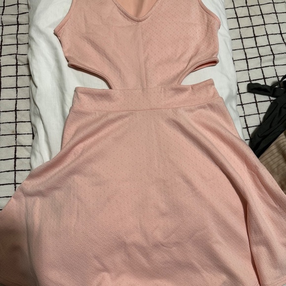 Pretty little thing dress - Picture 3 of 3